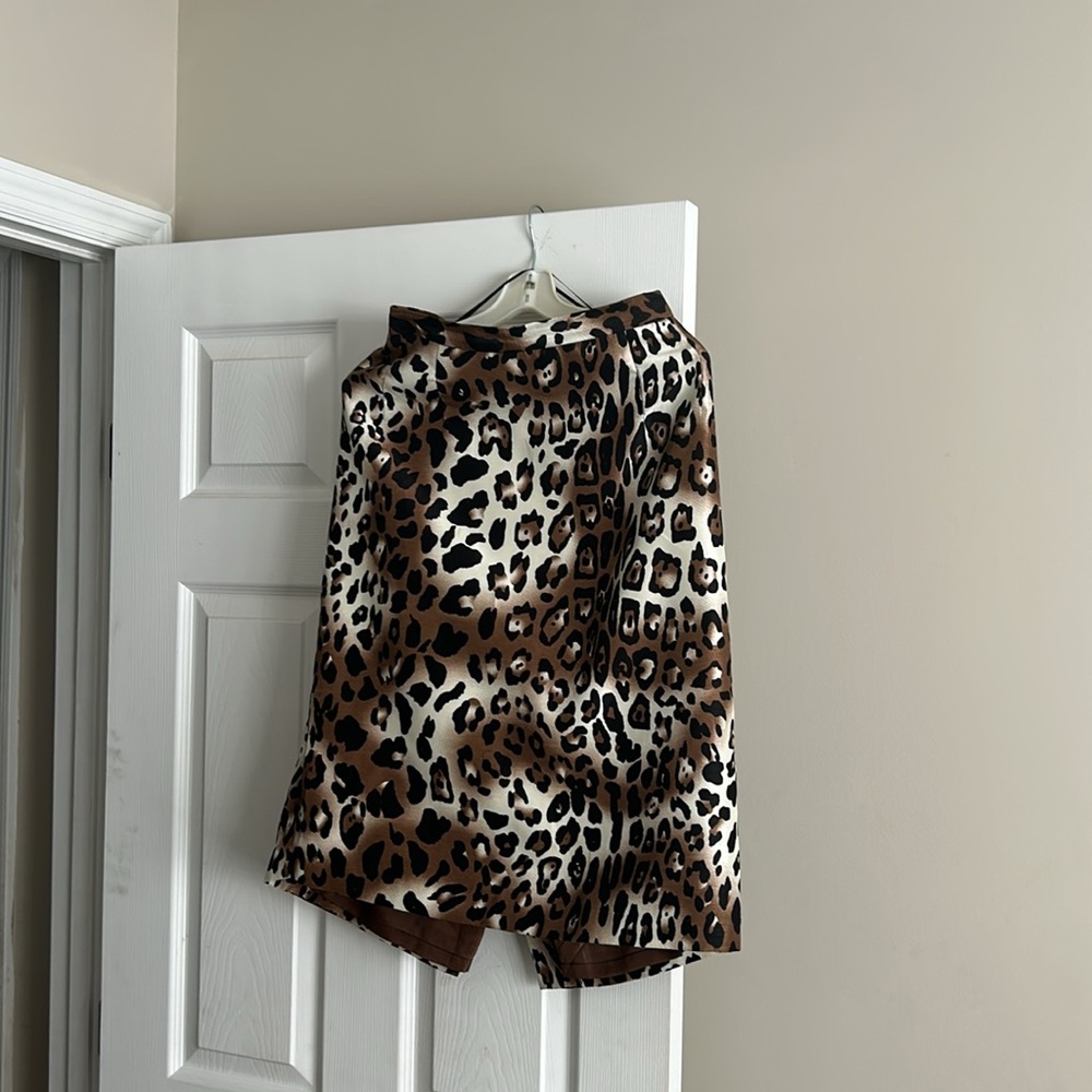 Suit, leopard print - Picture 6 of 10
